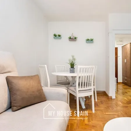 Myhousespain - Comodo Y Tranquilo Piso Con Parking Oviédo