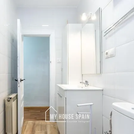 Myhousespain - Comodo Y Tranquilo Piso Con Parking Apartment Oviédo