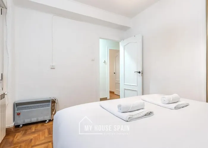 Myhousespain - Comodo Y Tranquilo Piso Con Parking * Oviédo