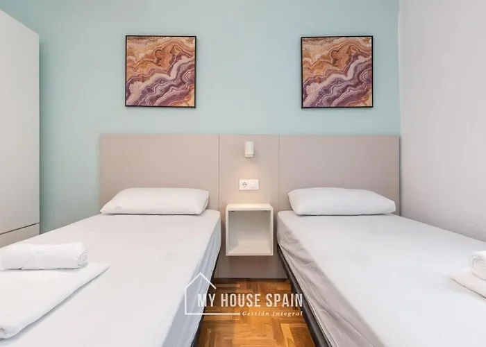 Myhousespain - Comodo Y Tranquilo Piso Con Parking Oviédo